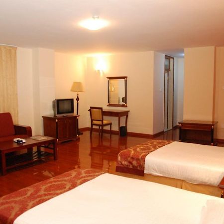 Churchill Addis Ababa Hotel Exteriör bild