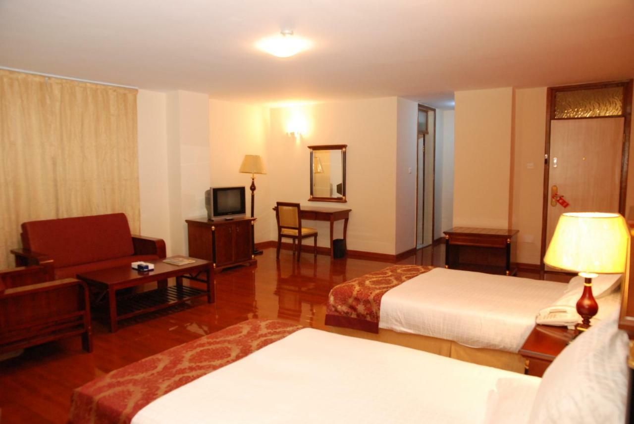 Churchill Addis Ababa Hotel Exteriör bild