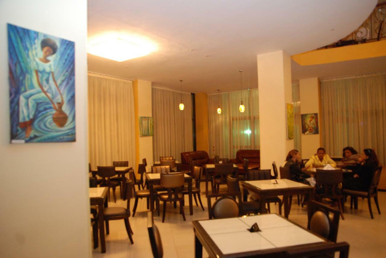 Churchill Addis Ababa Hotel Exteriör bild